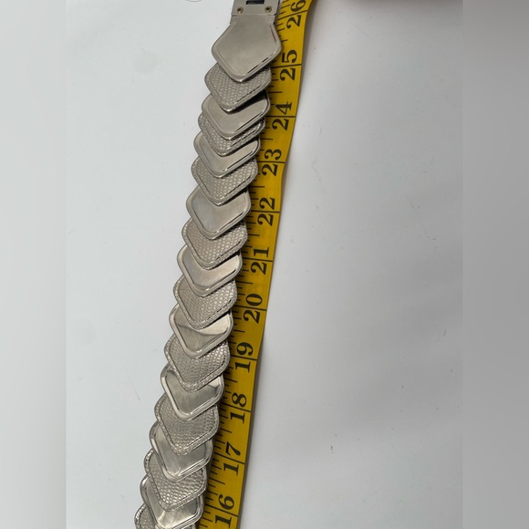 Vintage Metal Stretch Belt Layered Silver Metal Scales Western / Festival Belt - Picture 9 of 9
